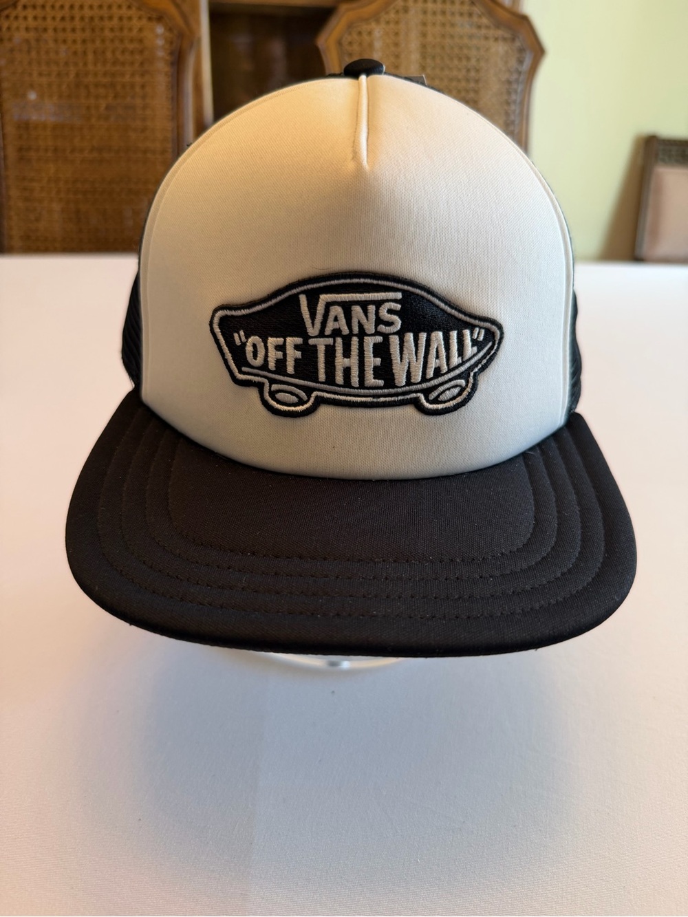 Vans Two-Tone Trucker Hat - White & Black